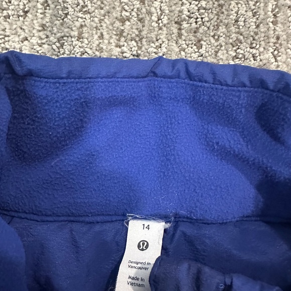 Women’s down for it all vest lululemon size 14 - Picture 3 of 3